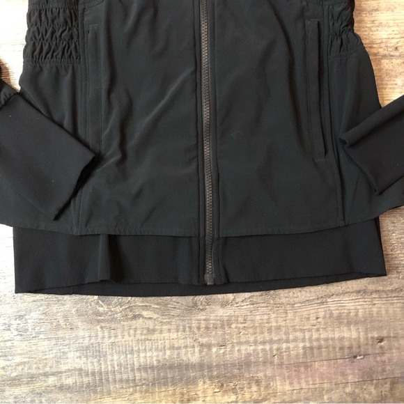 Lululemon Sights Seen Jacket size 12 draw cord/back has been cut still functions - Picture 3 of 16